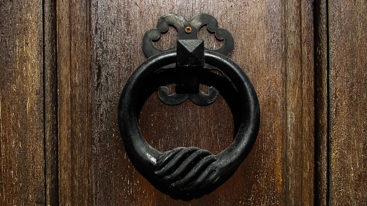 door knocker