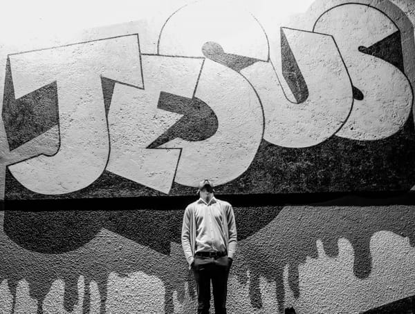 jesus graffiti great i am