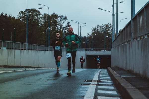 marathon runners keeping faith