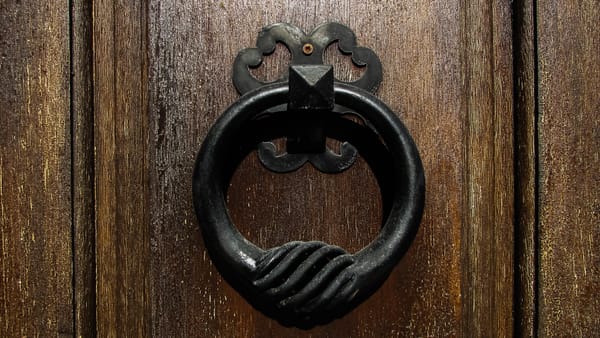 door knocker